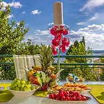 Beautiful Ana With Sea View In Vilă Crikvenica