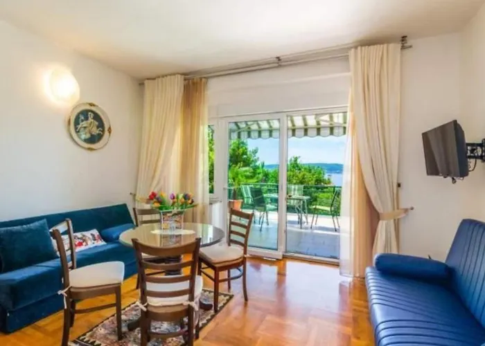 Beautiful Ana With Sea View In