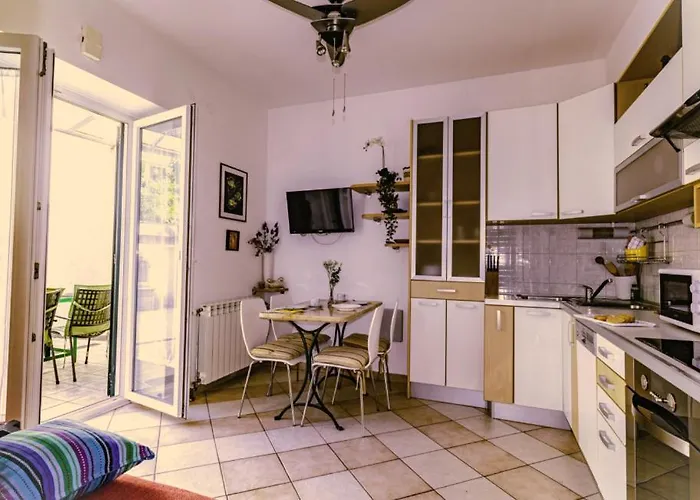 Beautiful Ana With Sea View In Villa Crikvenica