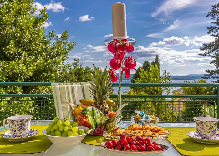 Beautiful Ana With Sea View In Vila Crikvenica