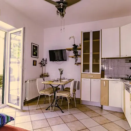 Beautiful Ana With Sea View In Crikvenica וילה קריקווניצה